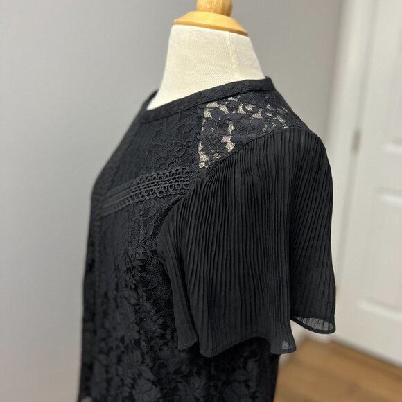 Cable & Gauge Tops - Cable & Gauge Black Lace Top Pleated Short Sleeve Sz L